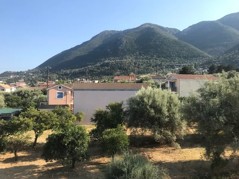 Nikiana village, above the east-coast harbour.
