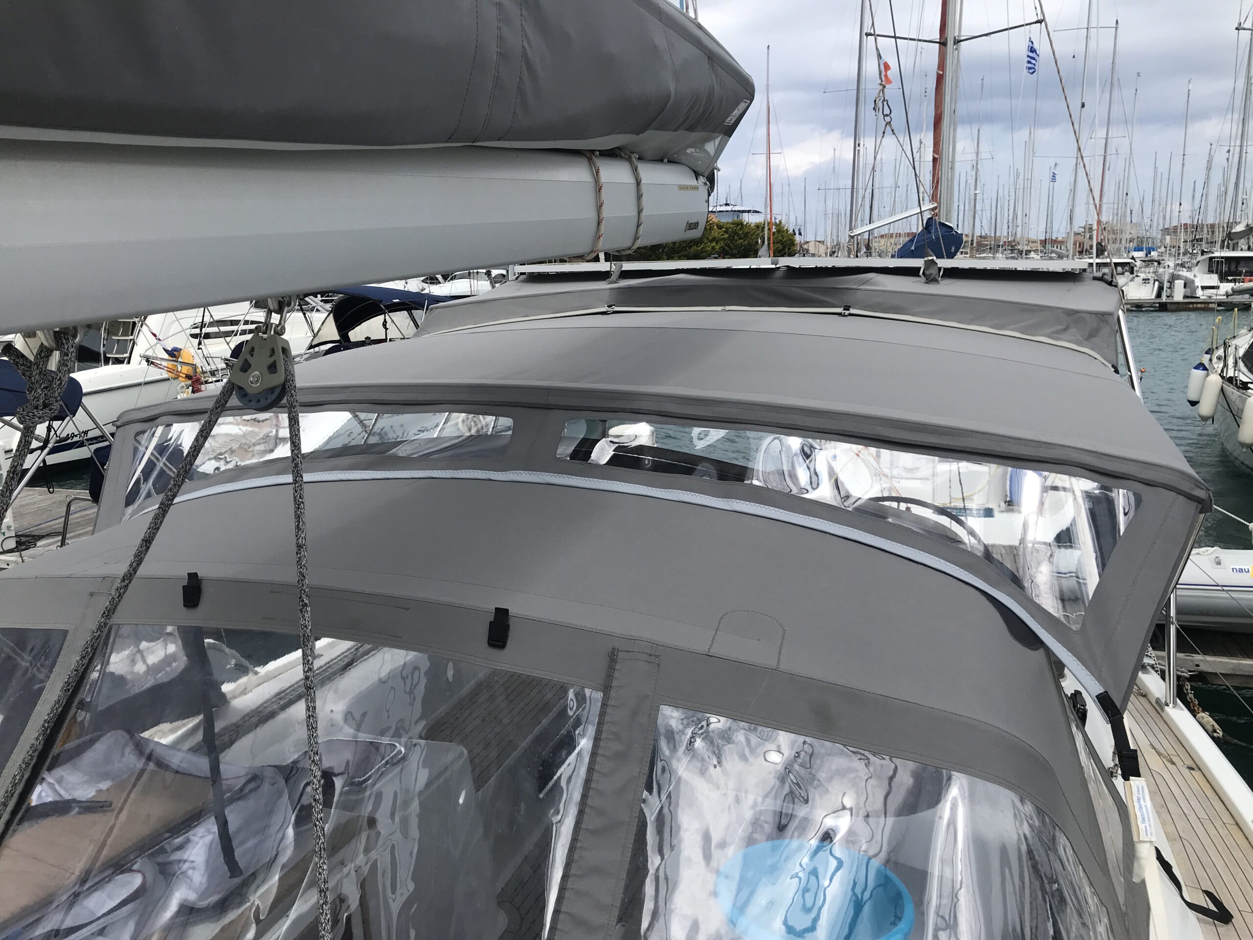 Cockpit enclosure, photograph 4