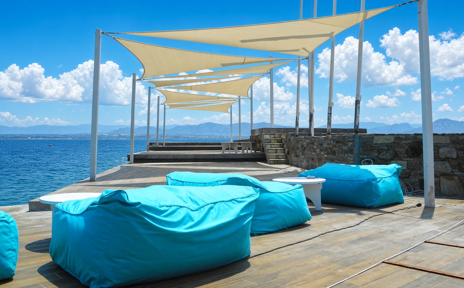 Outdoor shade sail, photograph 2